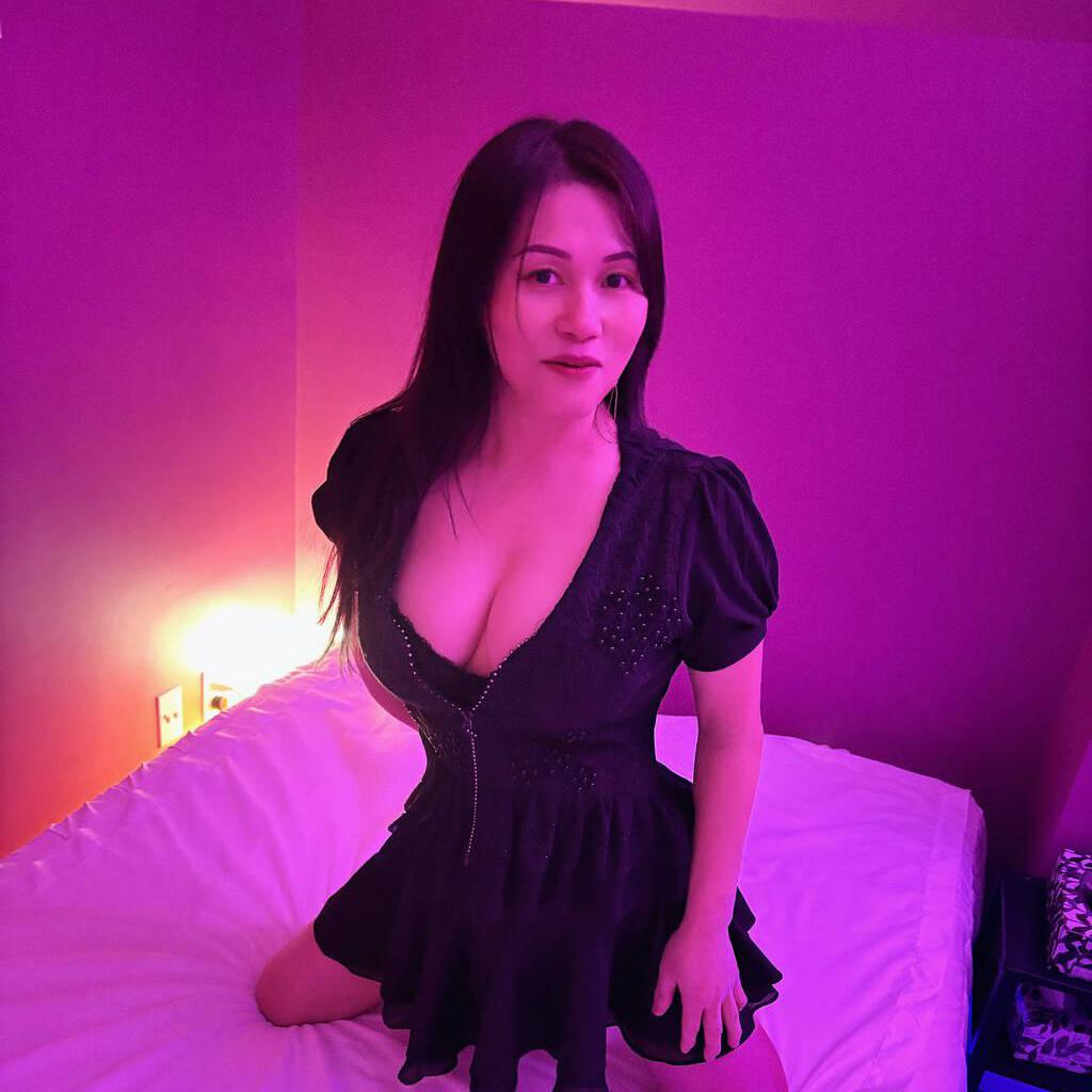 
                        Linda&Amy
                     is Female Escorts. | Quebec City | Quebec | Canada | canadatopescorts.com 