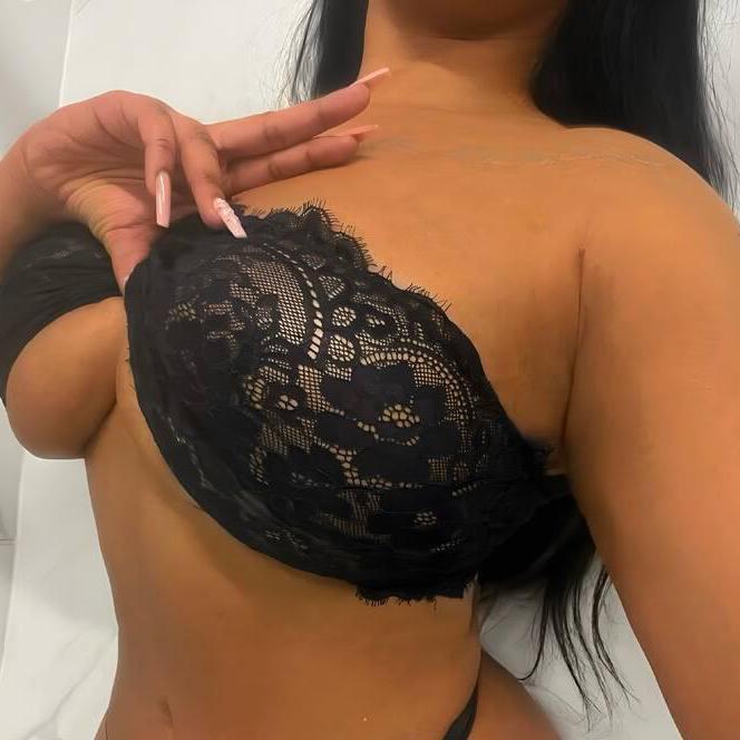 
                        Twitter Porshaabankss
                     is Female Escorts. | Edmonton | Alberta | Canada | canadatopescorts.com 