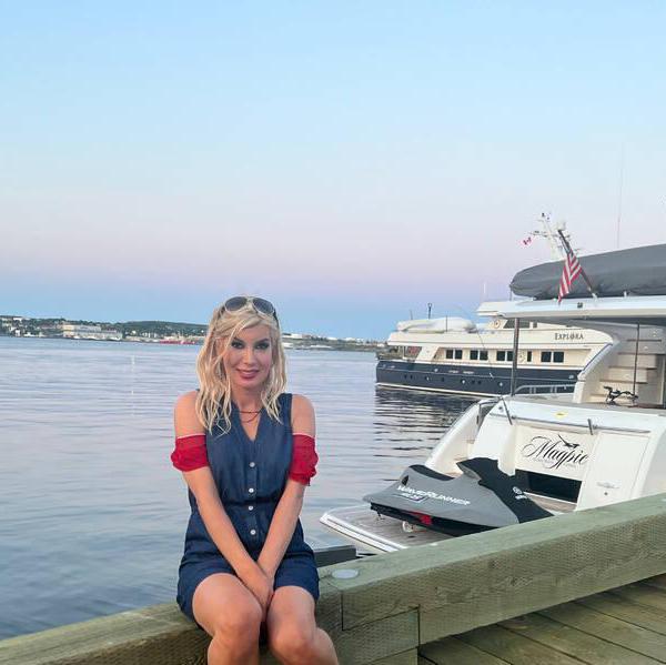 
                        Lola biggest tool
                     is Female Escorts. | Barrie | Ontario | Canada | canadatopescorts.com 