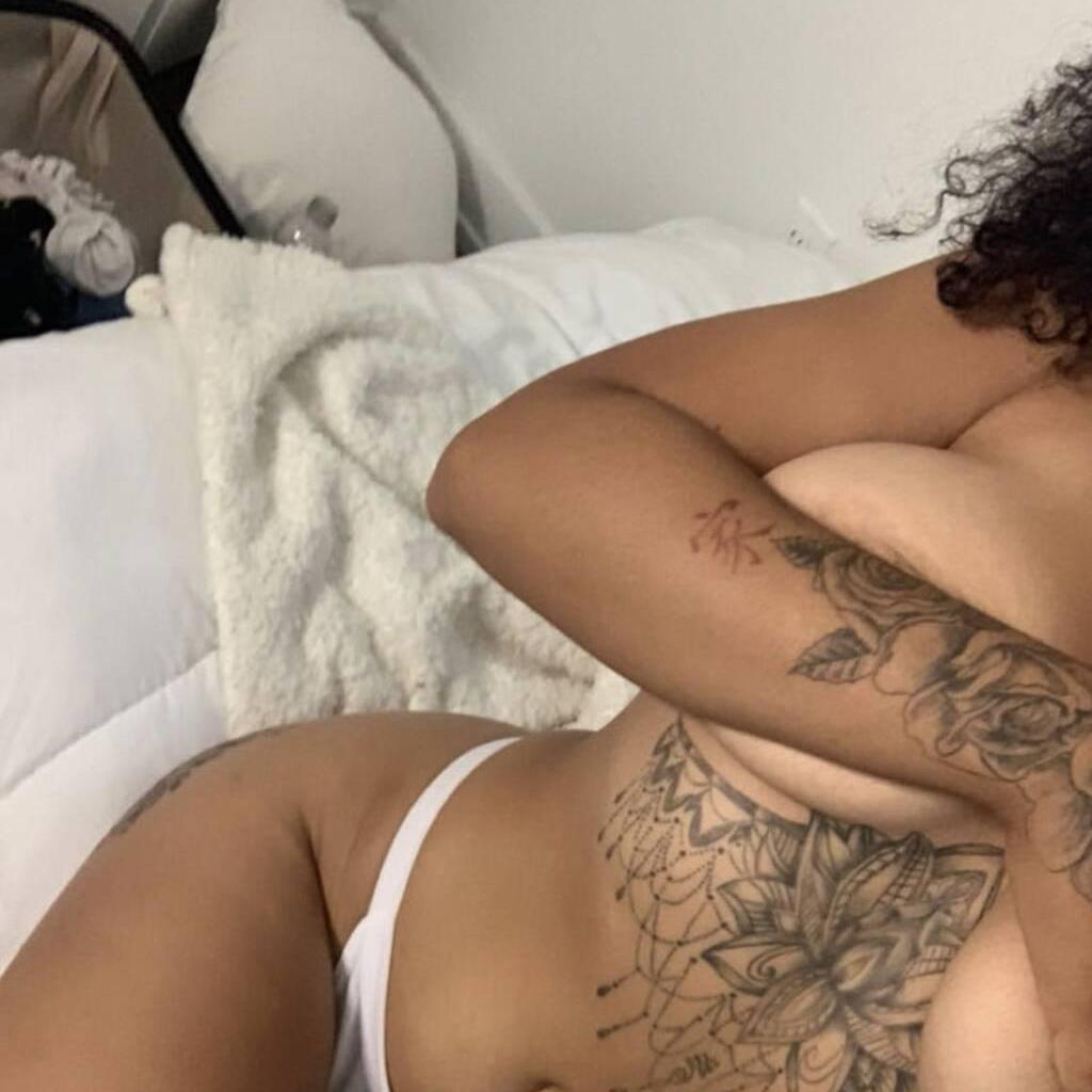 
                        Valentina
                     is Female Escorts. | Niagara | Ontario | Canada | canadatopescorts.com 