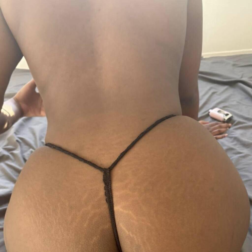 
                        Diamond
                     is Female Escorts. | Quebec City | Quebec | Canada | canadatopescorts.com 