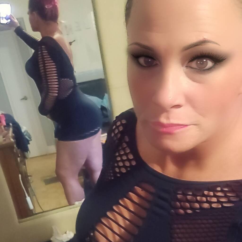 
                        Mell
                     is Female Escorts. | Toronto | Ontario | Canada | canadatopescorts.com 