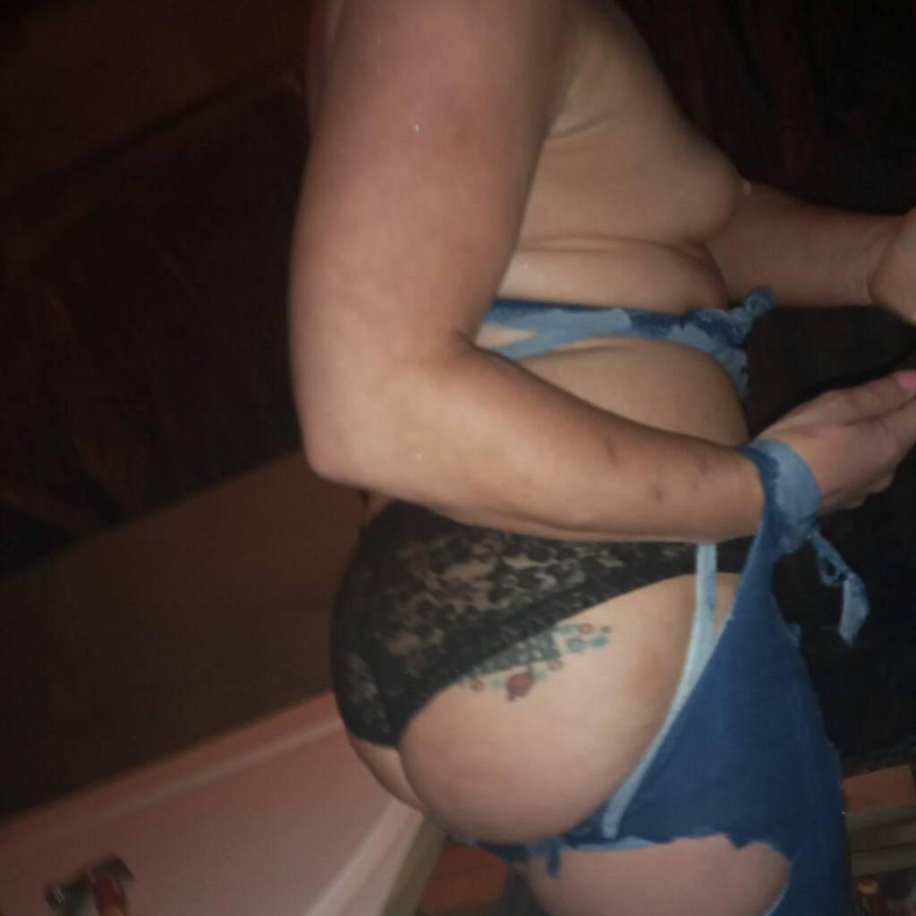 
                        Mell
                     is Female Escorts. | Toronto | Ontario | Canada | canadatopescorts.com 