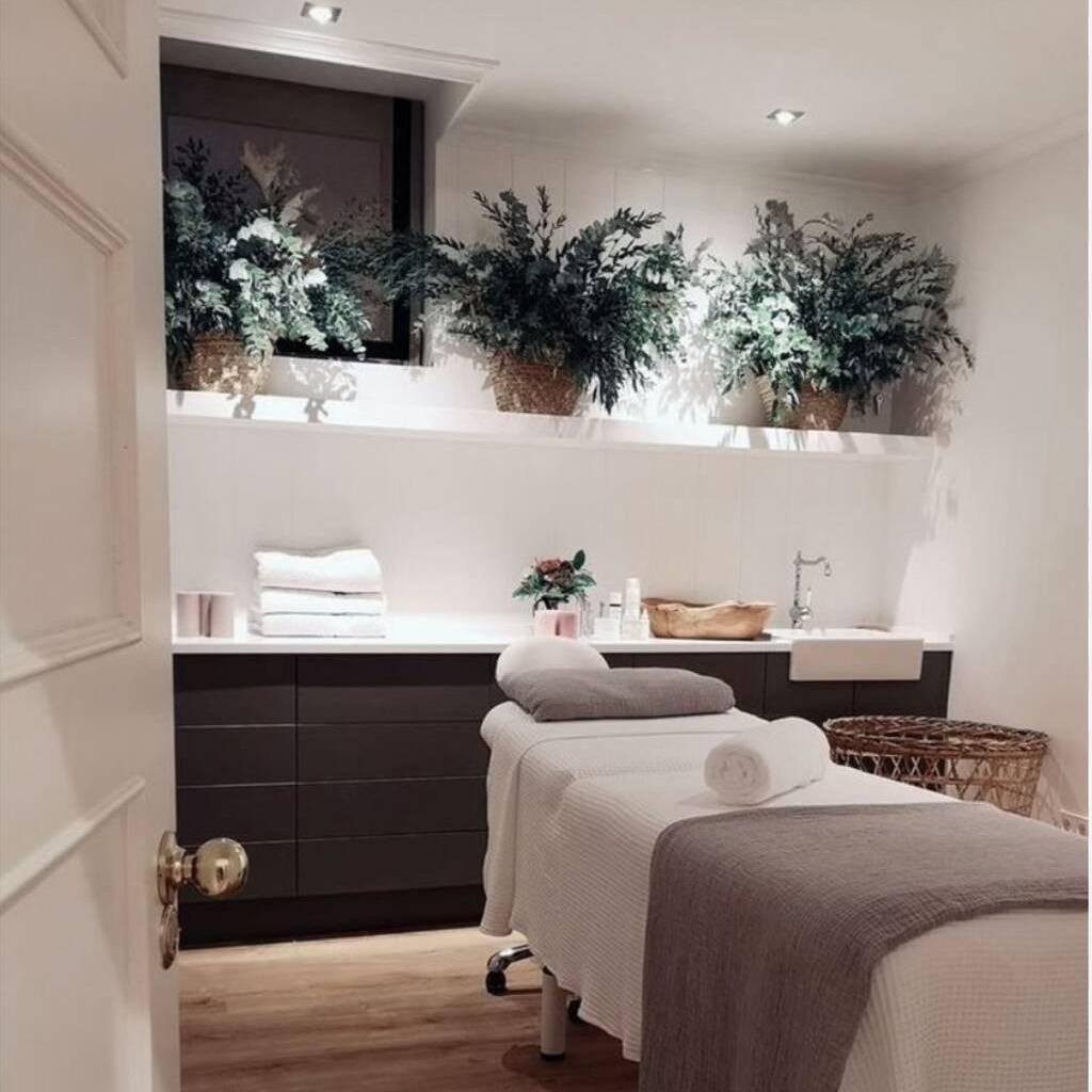 
                        EMERALD
                     is Female Escorts. | Vancouver | British Columbia | Canada | canadatopescorts.com 