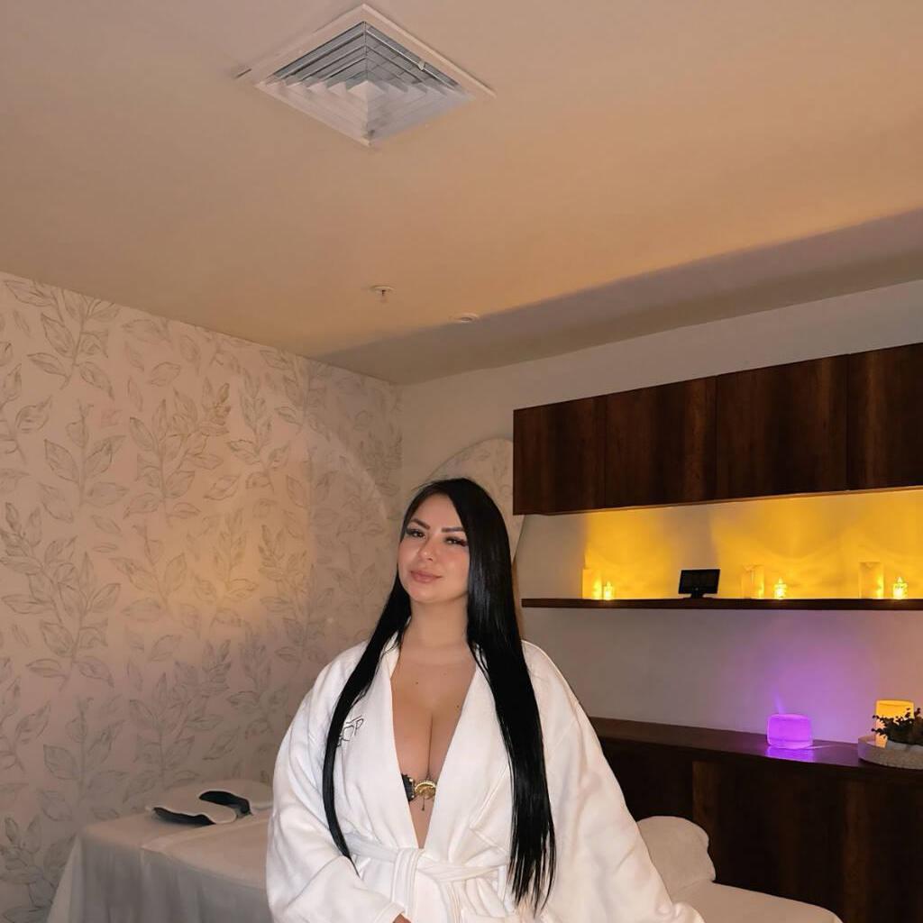 
                        EMERALD
                     is Female Escorts. | Vancouver | British Columbia | Canada | canadatopescorts.com 