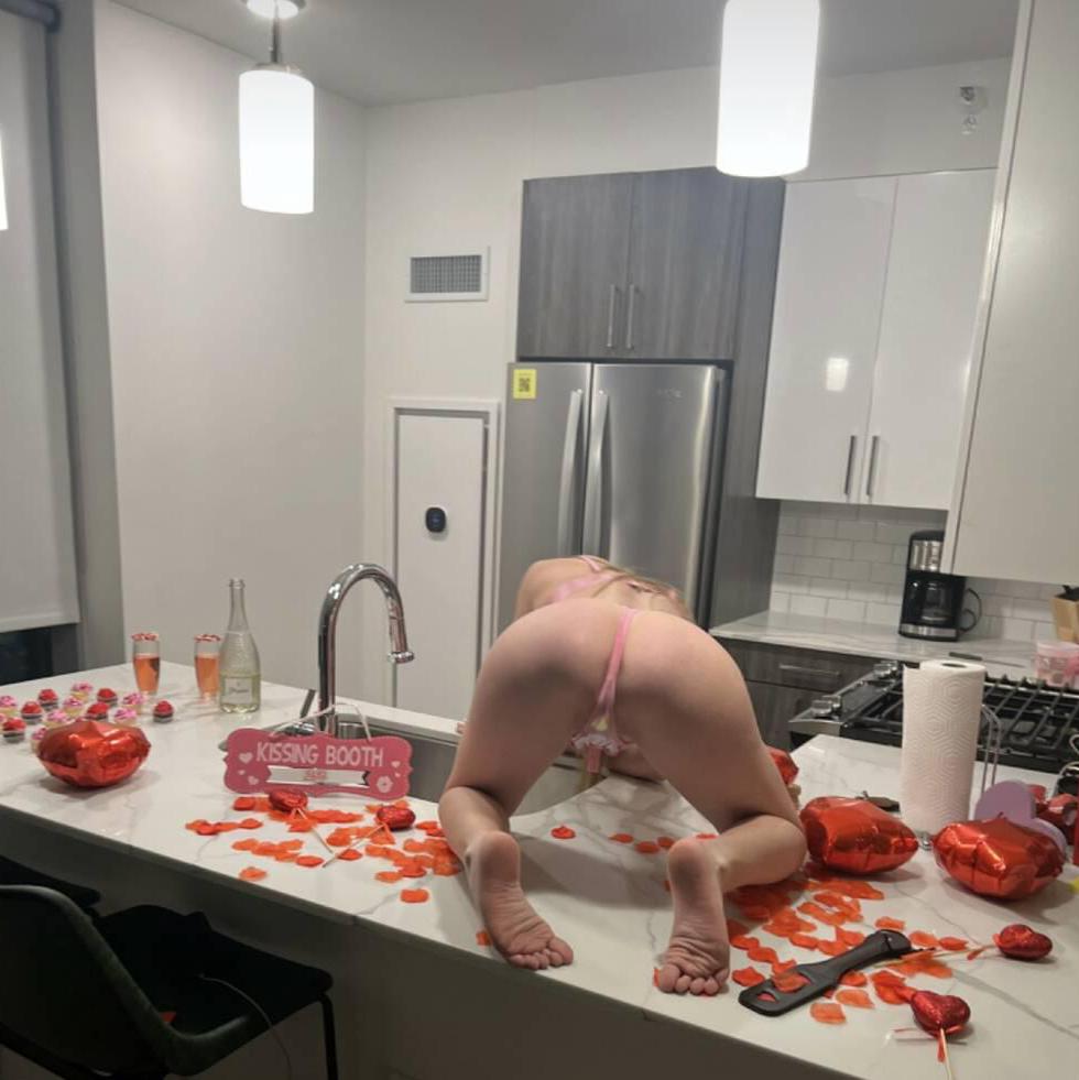 
                        Mila
                     is Female Escorts. | Medicine Hat | Alberta | Canada | canadatopescorts.com 