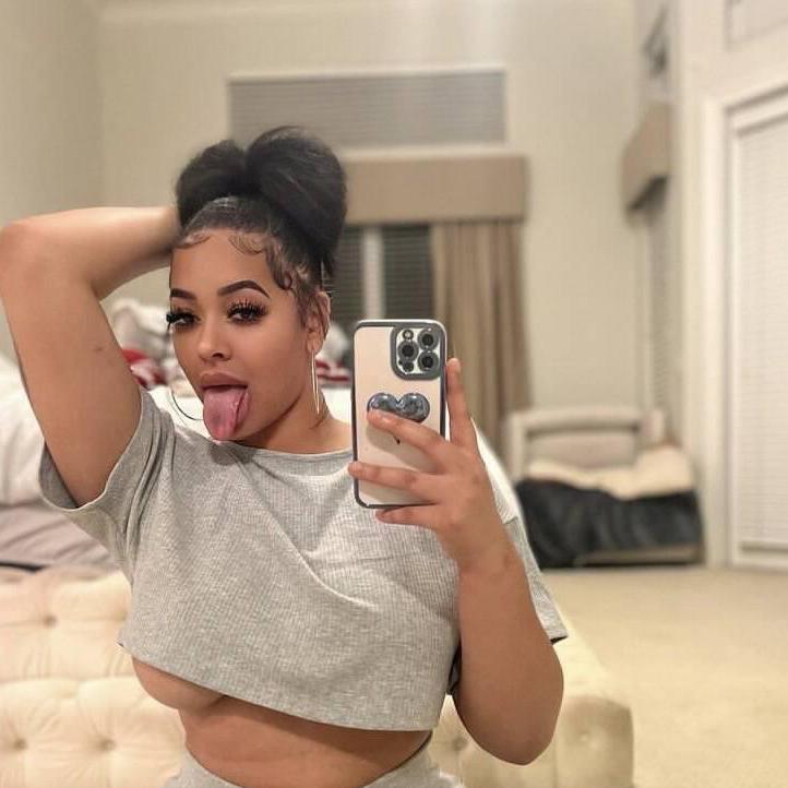 
                        Whitenorah
                     is Female Escorts. | Abbotsford | British Columbia | Canada | canadatopescorts.com 