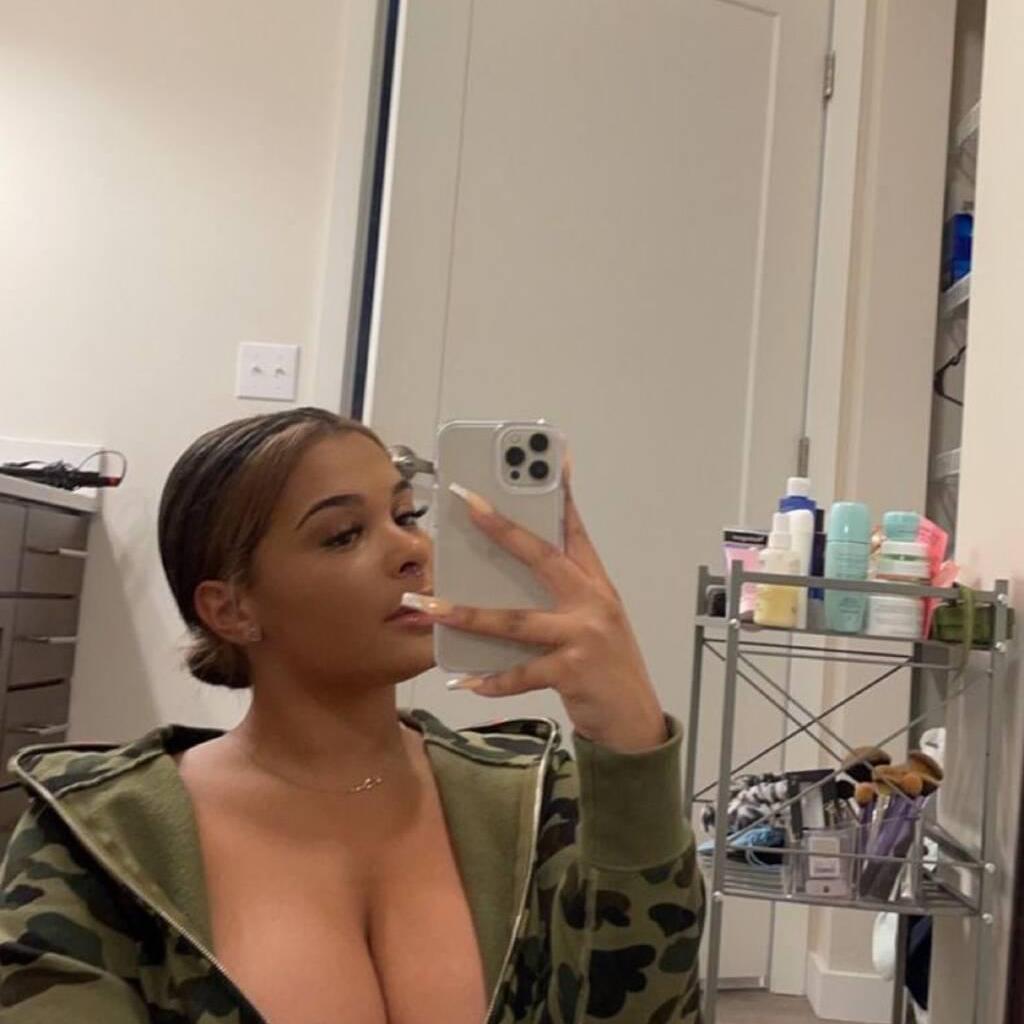 
                        Amalia
                     is Female Escorts. | Comox Balley | British Columbia | Canada | canadatopescorts.com 