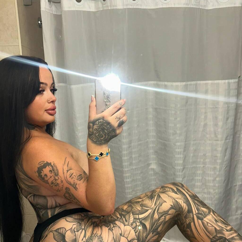 
                        Elle
                     is Female Escorts. | Edmonton | Alberta | Canada | canadatopescorts.com 