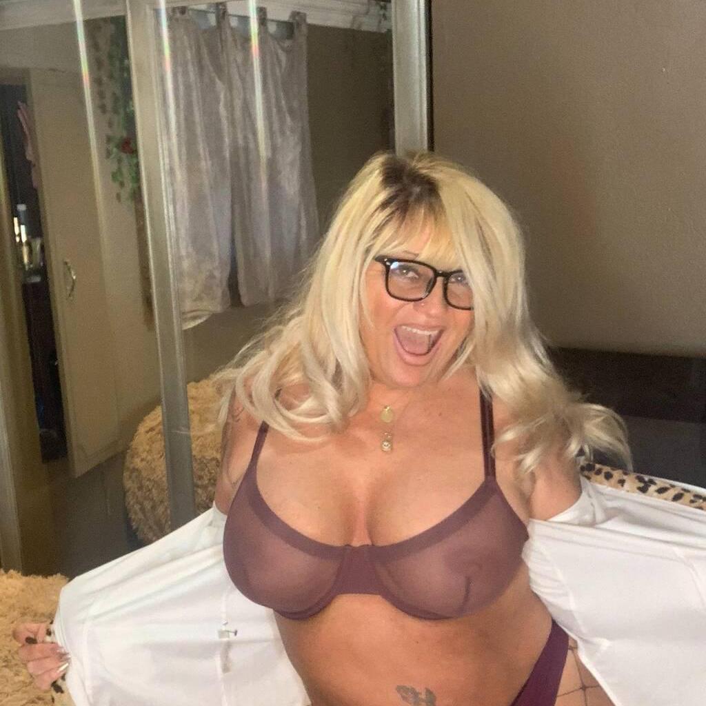 
                        Camila
                     is Female Escorts. | Saguenay | Quebec | Canada | canadatopescorts.com 