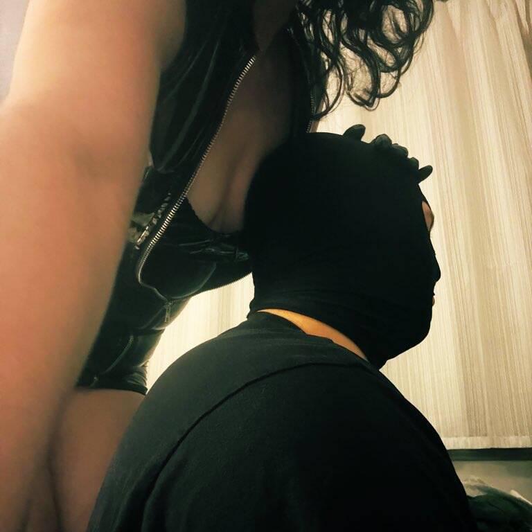 
                        DomMommy01
                     is Female Escorts. | Niagara | Ontario | Canada | canadatopescorts.com 