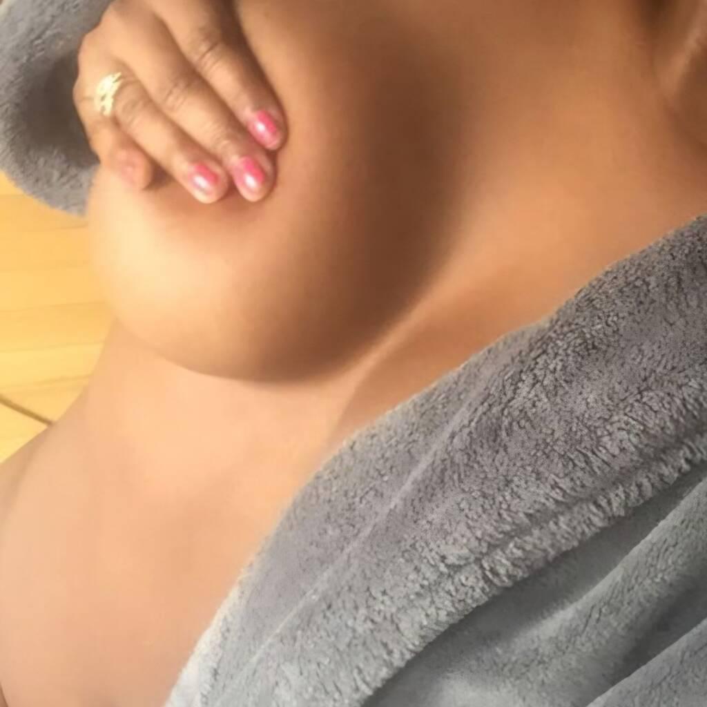 
                        Samantha
                     is Female Escorts. | Quebec City | Quebec | Canada | canadatopescorts.com 