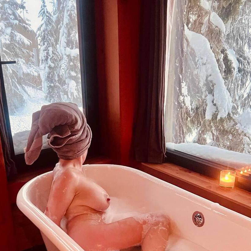 
                        Savannah Reign
                     is Female Escorts. | Niagara | Ontario | Canada | canadatopescorts.com 