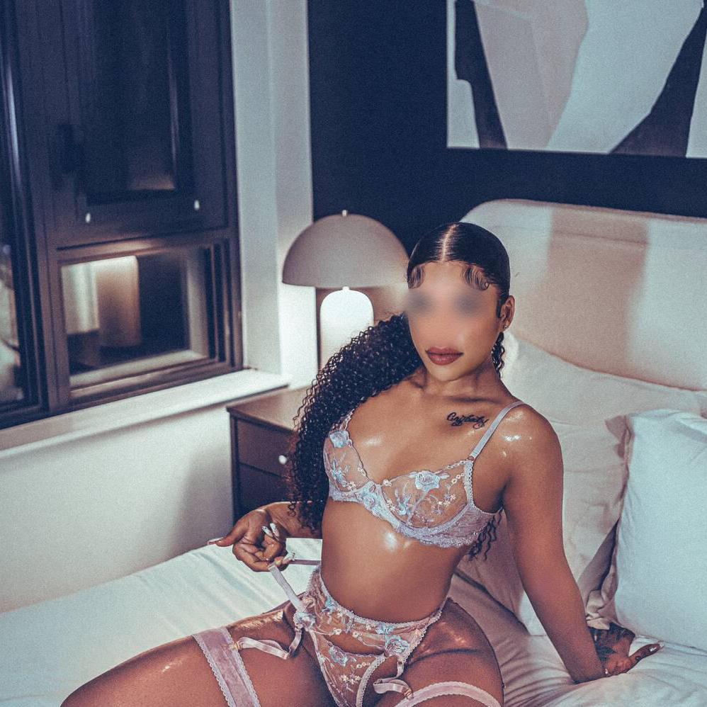 
                        Kitty
                     is Female Escorts. | Calgary | Alberta | Canada | canadatopescorts.com 