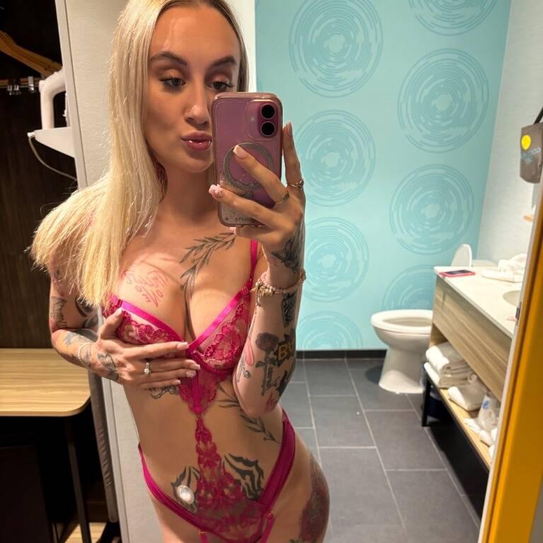 
                        Mila
                     is Female Escorts. | Comox Balley | British Columbia | Canada | canadatopescorts.com 