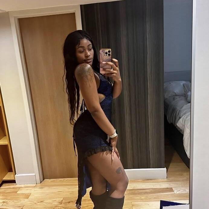 
                        Kiki 514.966.1613
                     is Female Escorts. | Toronto | Ontario | Canada | canadatopescorts.com 