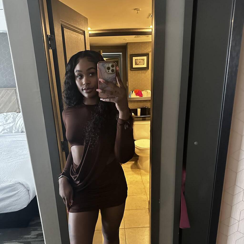 
                        Kiki 514.966.1613
                     is Female Escorts. | Toronto | Ontario | Canada | canadatopescorts.com 