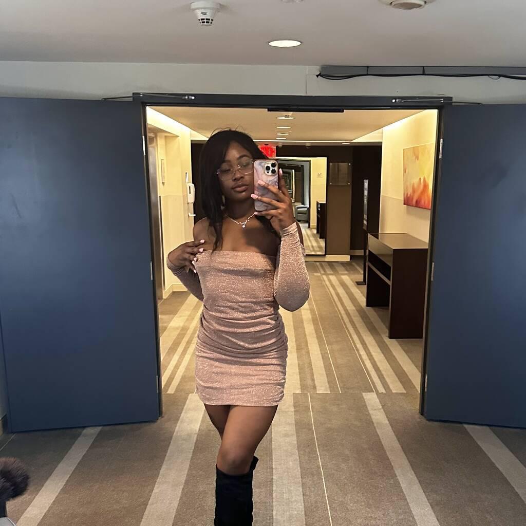 
                        Kiki 514.966.1613
                     is Female Escorts. | Toronto | Ontario | Canada | canadatopescorts.com 