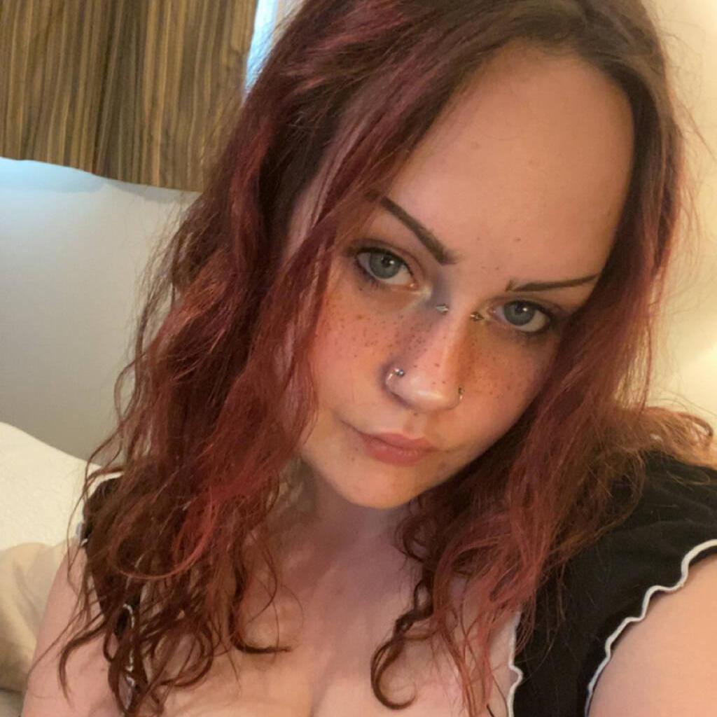 
                        Cute Carrie
                     is Female Escorts. | Owen Sound | Ontario | Canada | canadatopescorts.com 