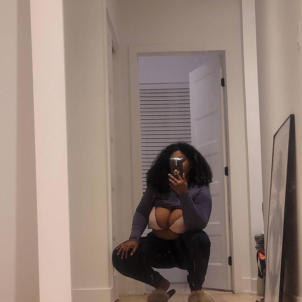 
                        Vivi
                     is Female Escorts. | Quebec City | Quebec | Canada | canadatopescorts.com 