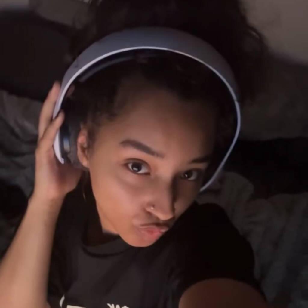 
                        Nae Maude
                     is Female Escorts. | Fredericton | New Brunswick | Canada | canadatopescorts.com 