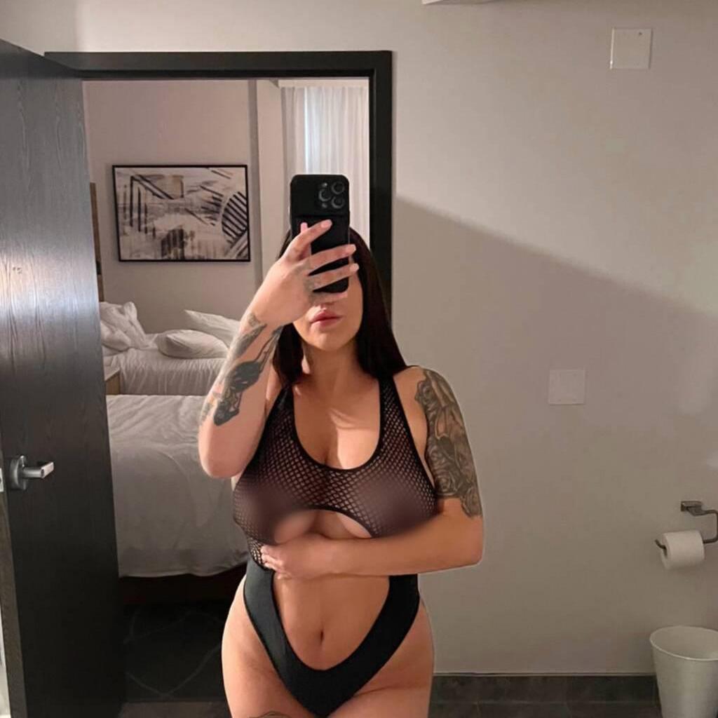 
                        Kelly DOWNTOWN
                     is Female Escorts. | Niagara | Ontario | Canada | canadatopescorts.com 