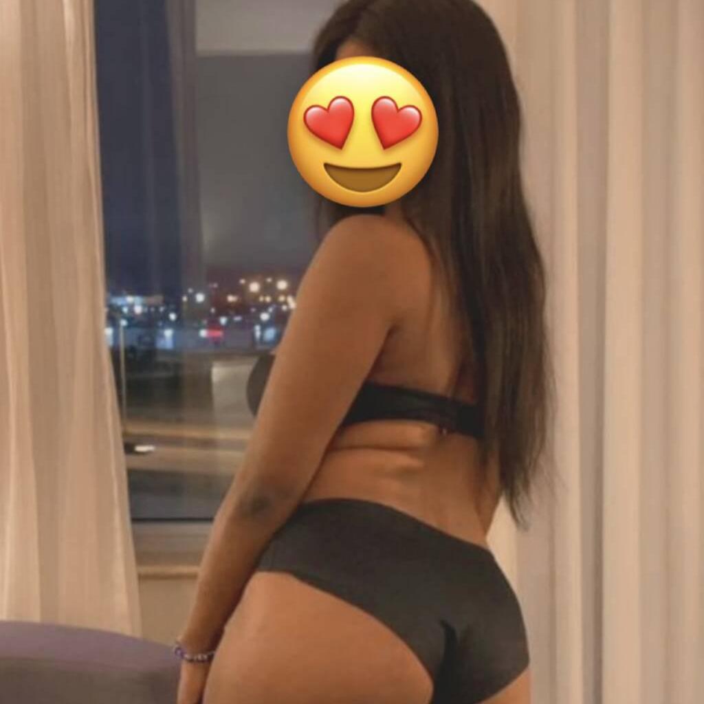 
                        Laura
                     is Female Escorts. | Saguenay | Quebec | Canada | canadatopescorts.com 