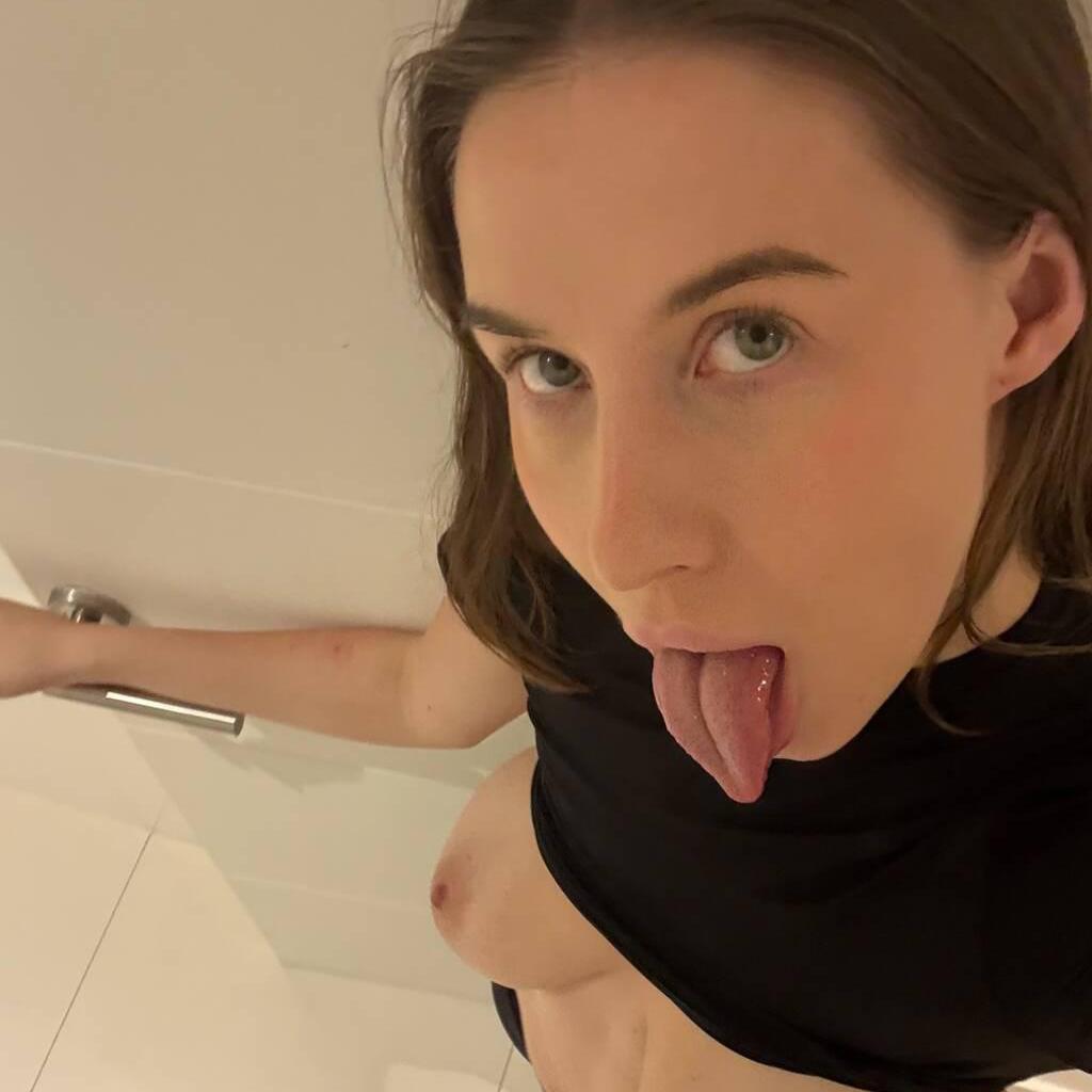 
                        Grace
                     is Female Escorts. | Winnipeg | Manitoba | Canada | canadatopescorts.com 