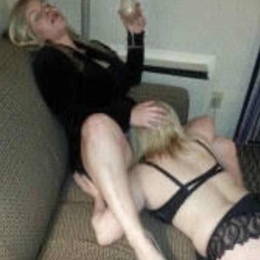 
                        Honey and sunshine
                     is Female Escorts. | Owen Sound | Ontario | Canada | canadatopescorts.com 