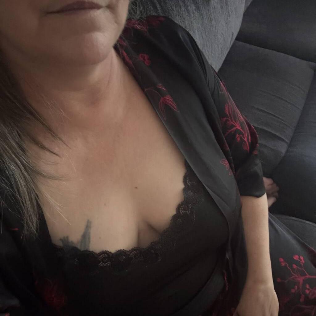 
                        Izzy
                     is Female Escorts. | Trois Rivieres | Quebec | Canada | canadatopescorts.com 