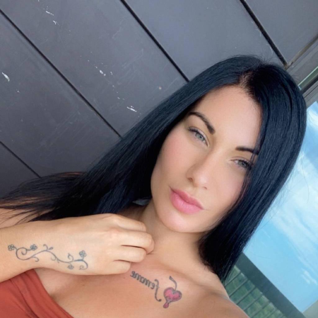 
                        Sweet Riley
                     is Female Escorts. | Toronto | Ontario | Canada | canadatopescorts.com 