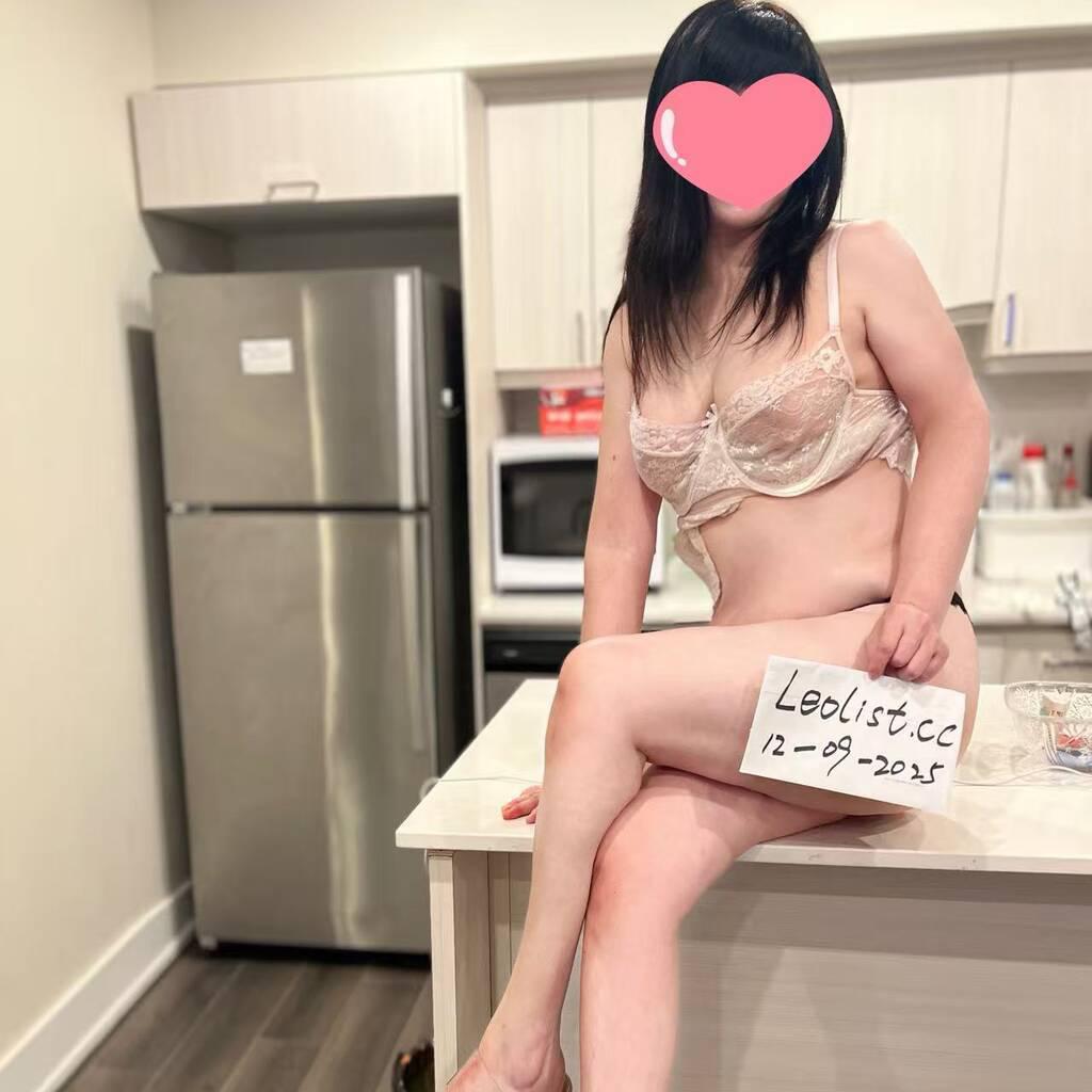 
                        Rose
                     is Female Escorts. | Hamilton | Ontario | Canada | canadatopescorts.com 