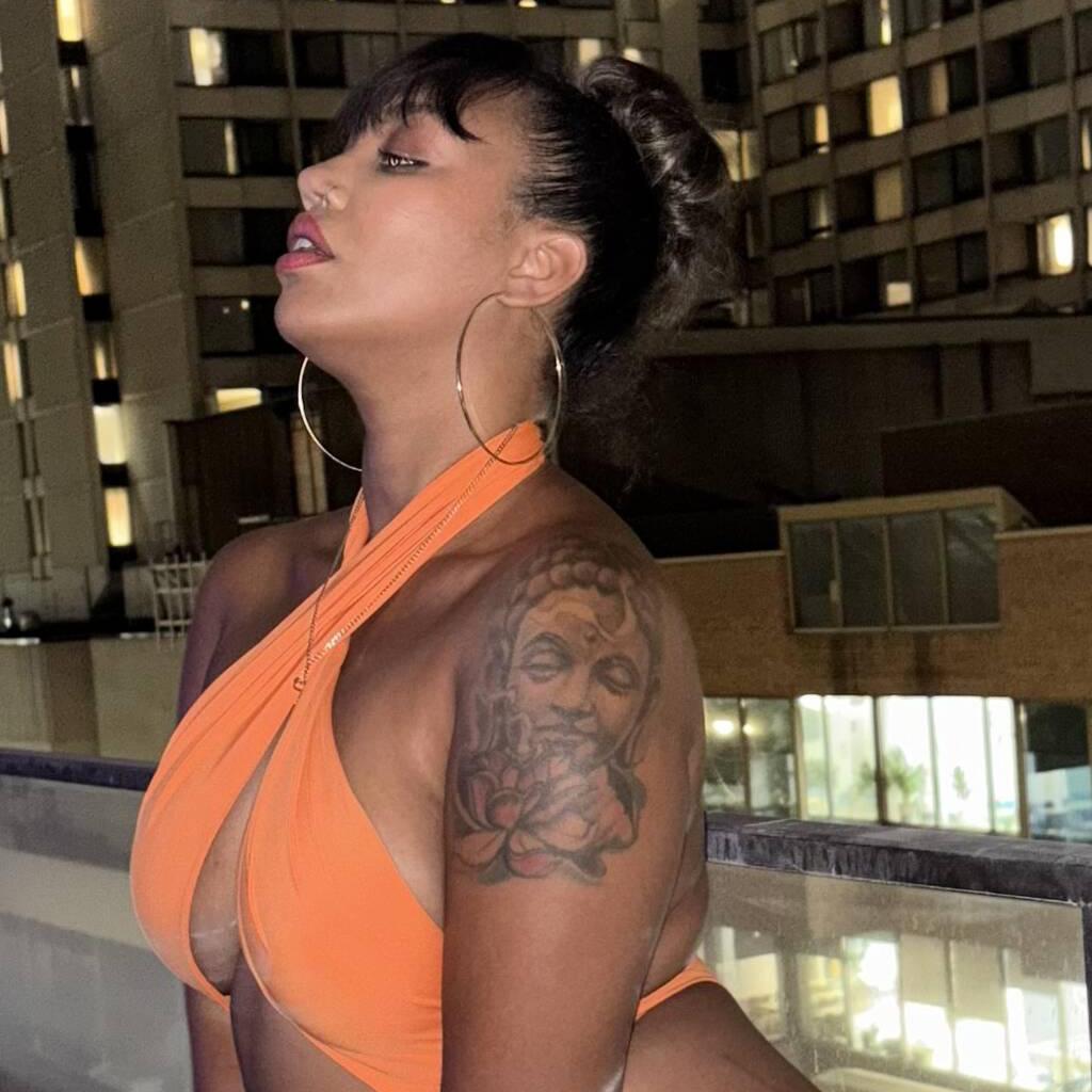 
                        Carmella
                     is Female Escorts. | Hamilton | Ontario | Canada | canadatopescorts.com 