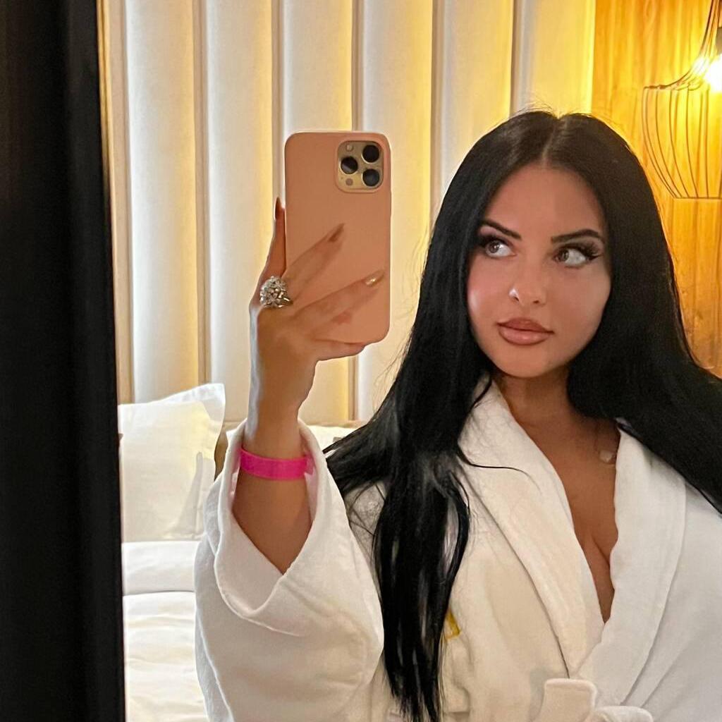 
                        Mia Molly
                     is Female Escorts. | Kamloops | British Columbia | Canada | canadatopescorts.com 