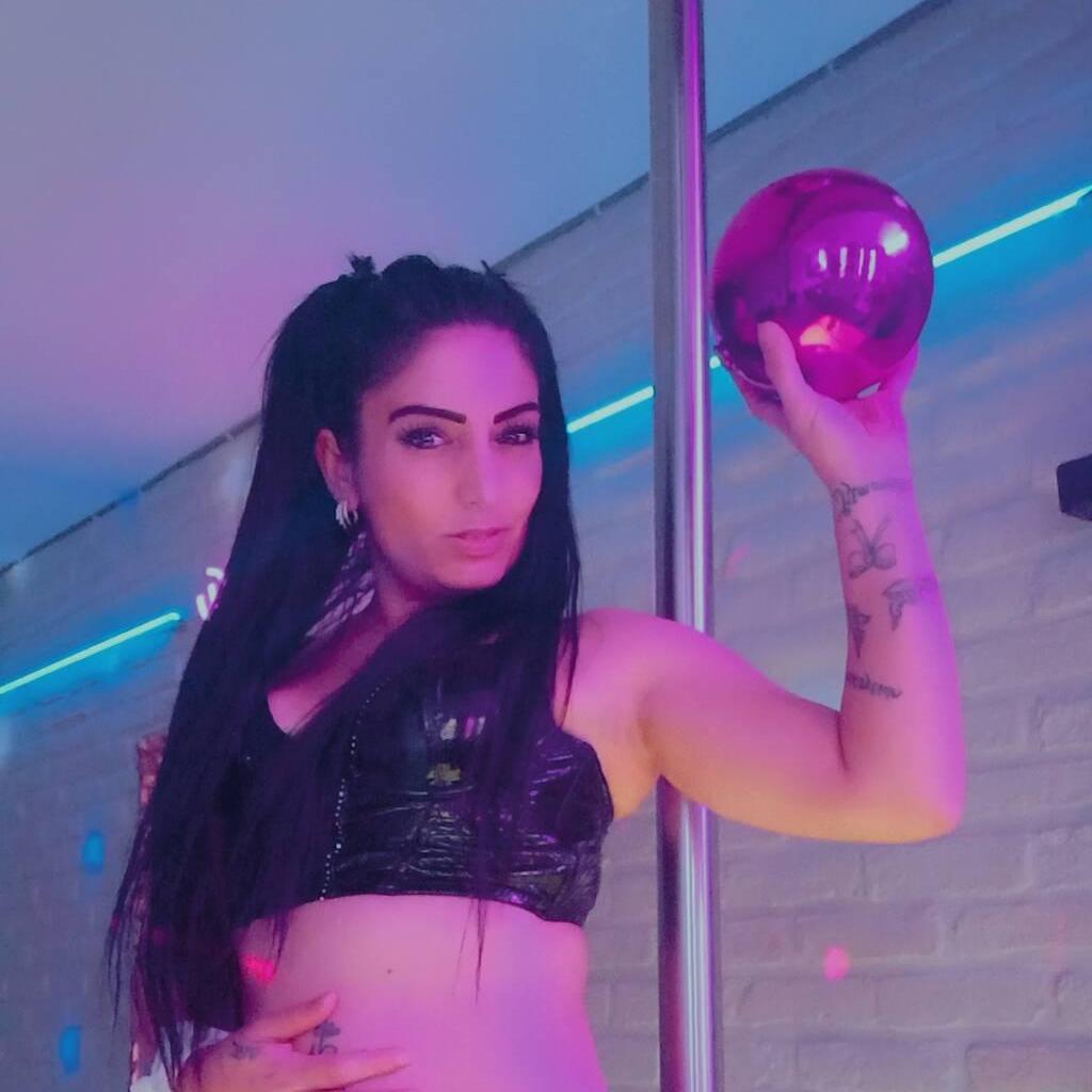 
                        Mariann
                     is Female Escorts. | Hamilton | Ontario | Canada | canadatopescorts.com 