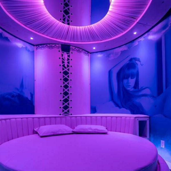 
                        Aventurière
                     is Female Escorts. | Quebec City | Quebec | Canada | canadatopescorts.com 