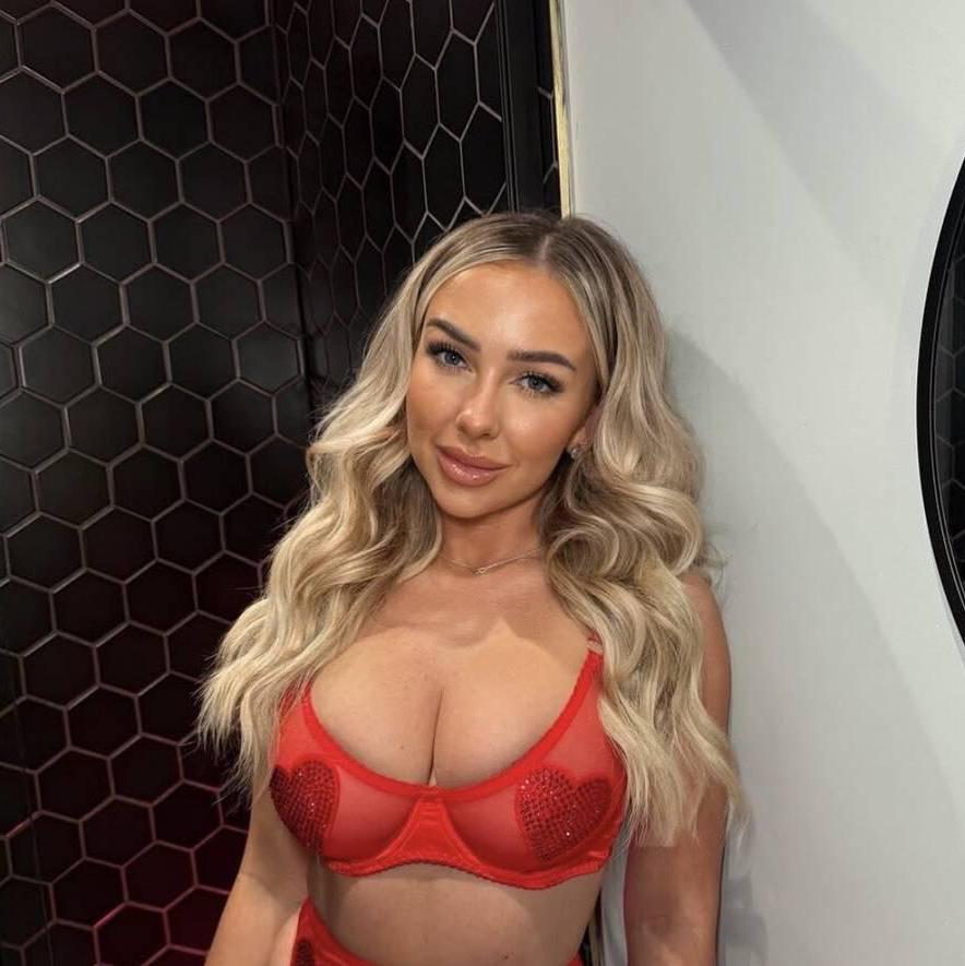 
                        Jade
                     is Female Escorts. | Sherbrooke | Quebec | Canada | canadatopescorts.com 