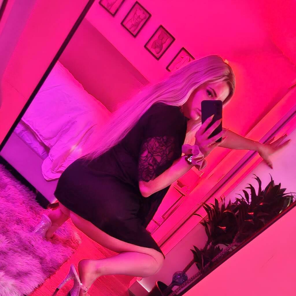 
                        Courtney Mason
                     is Female Escorts. | Niagara | Ontario | Canada | canadatopescorts.com 