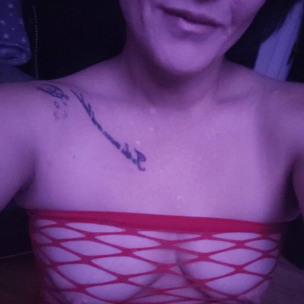 
                        Nina
                     is Female Escorts. | Kelowna | British Columbia | Canada | canadatopescorts.com 