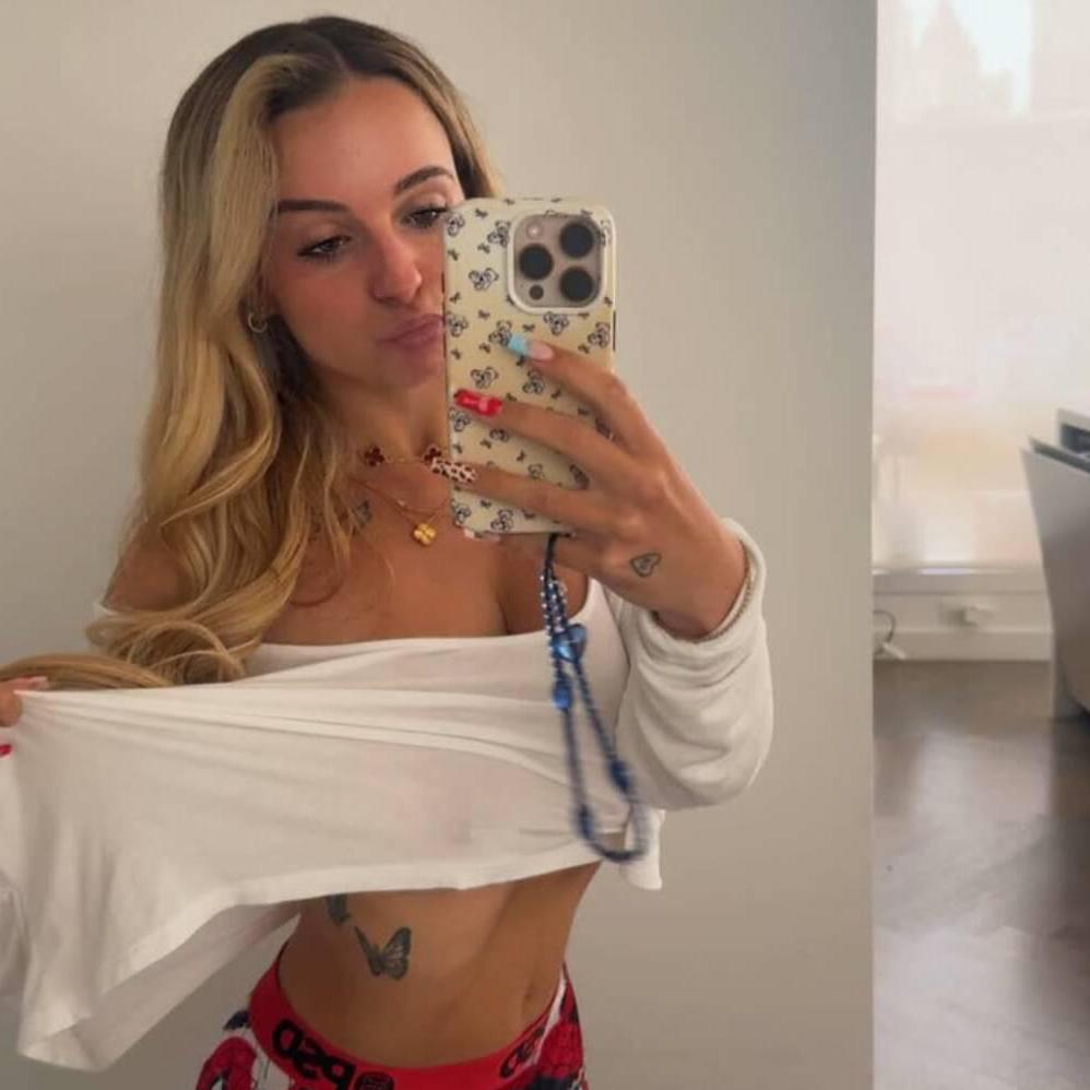 
                        Valerie
                     is Female Escorts. | Comox Balley | British Columbia | Canada | canadatopescorts.com 