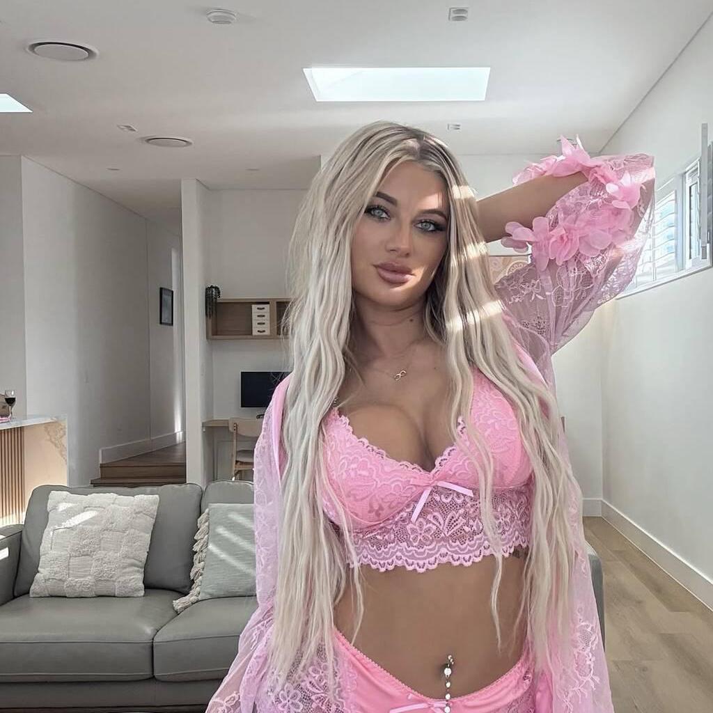 
                        Rosy
                     is Female Escorts. | Sherbrooke | Quebec | Canada | canadatopescorts.com 