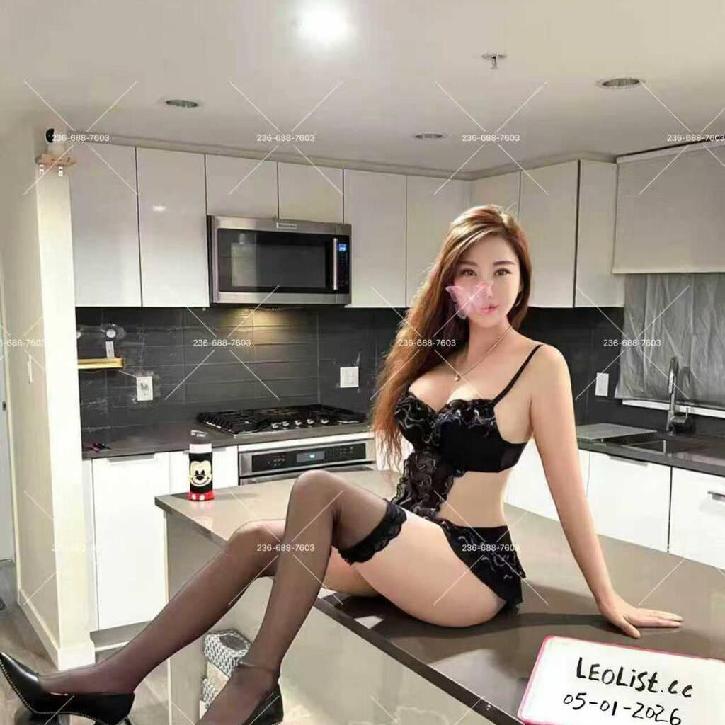 
                        Party Queen &firendly
                     is Female Escorts. | Vancouver | British Columbia | Canada | canadatopescorts.com 