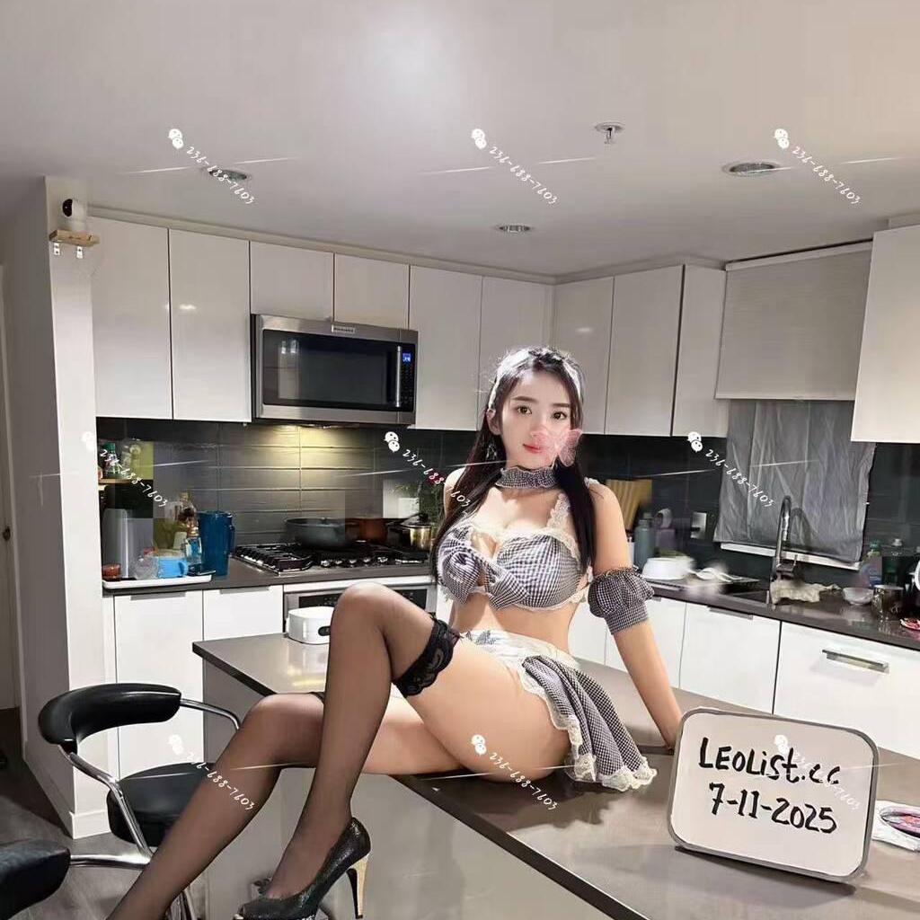 
                        Party Queen &firendly
                     is Female Escorts. | Vancouver | British Columbia | Canada | canadatopescorts.com 