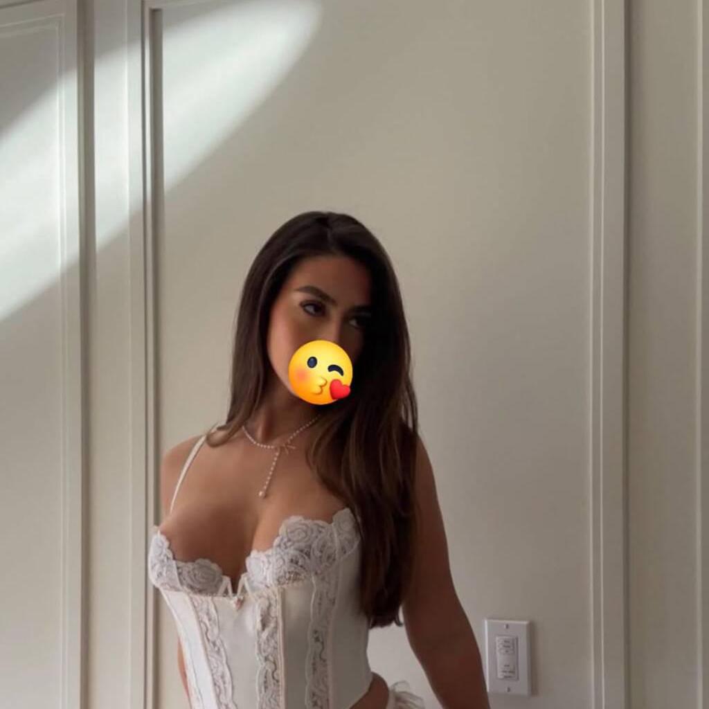 
                        Keemy Lee
                     is Female Escorts. | Comox Balley | British Columbia | Canada | canadatopescorts.com 