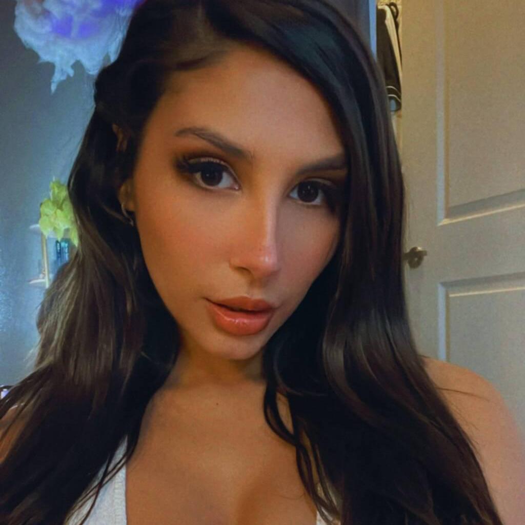 
                        Kelly
                     is Female Escorts. | Medicine Hat | Alberta | Canada | canadatopescorts.com 