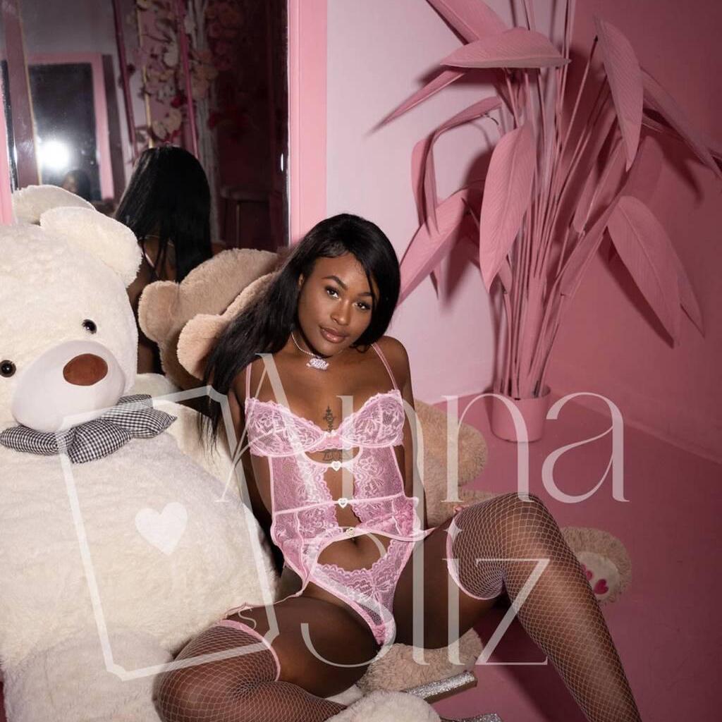 
                        EROTIC KIKI-GATINEAU
                     is Female Escorts. | Niagara | Ontario | Canada | canadatopescorts.com 