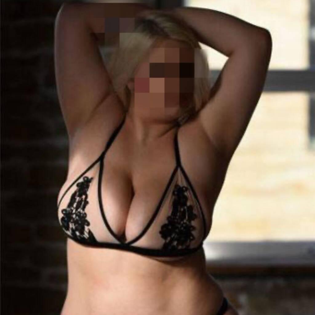 
                        Viola
                     is Female Escorts. | Toronto | Ontario | Canada | canadatopescorts.com 