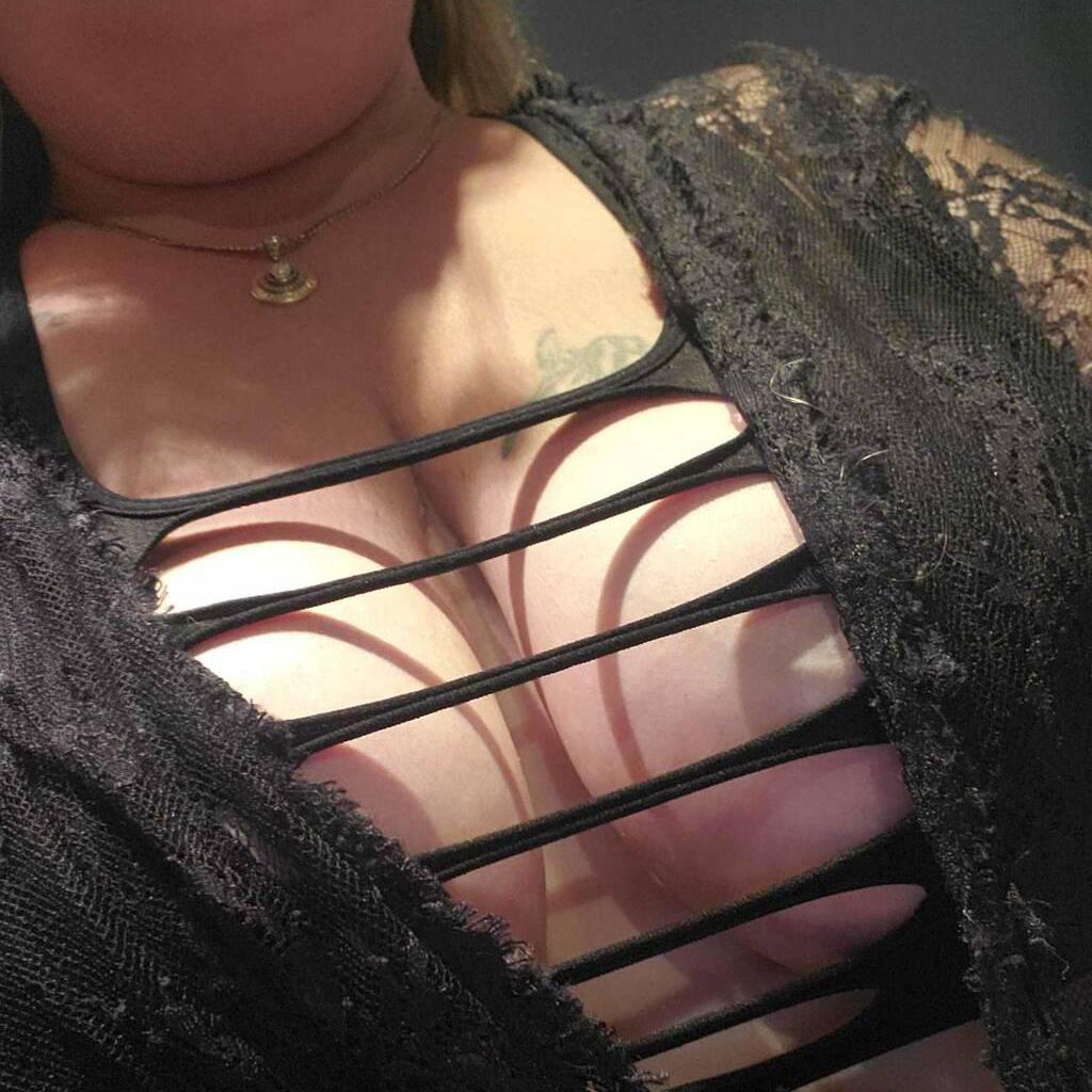 
                        BELLA
                     is Female Escorts. | Niagara | Ontario | Canada | canadatopescorts.com 