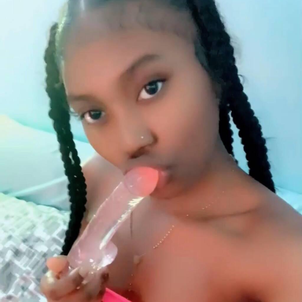 
                        chyna
                     is Female Escorts. | Sarnia | Ontario | Canada | canadatopescorts.com 