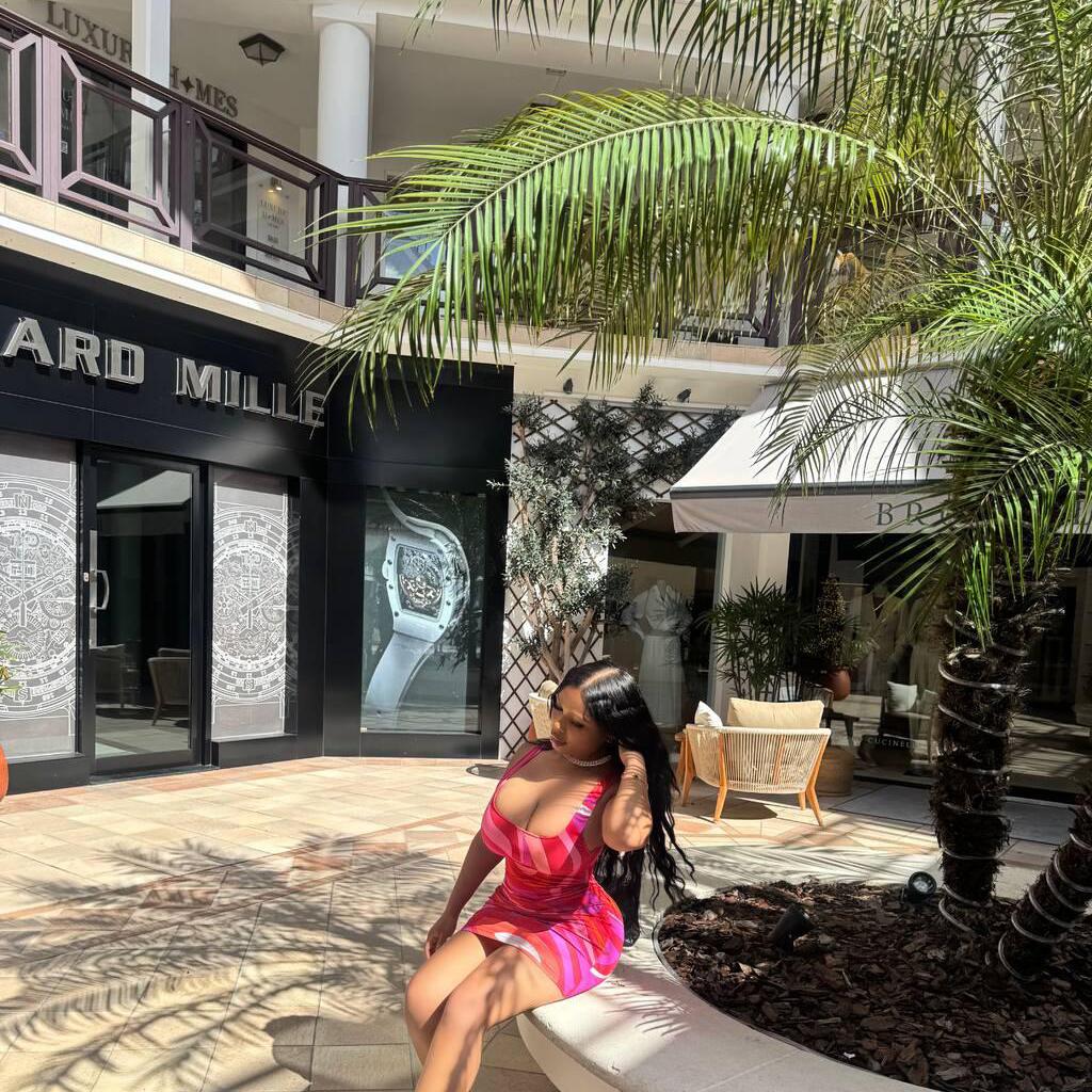 
                        Bella 437.422.7178
                     is Female Escorts. | windsor | Ontario | Canada | canadatopescorts.com 